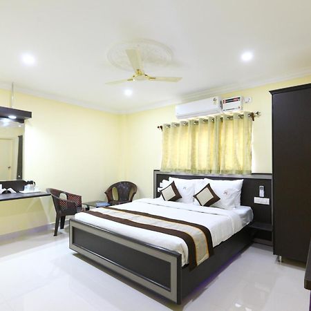 Pleasant Days Hotel 钦奈 外观 照片