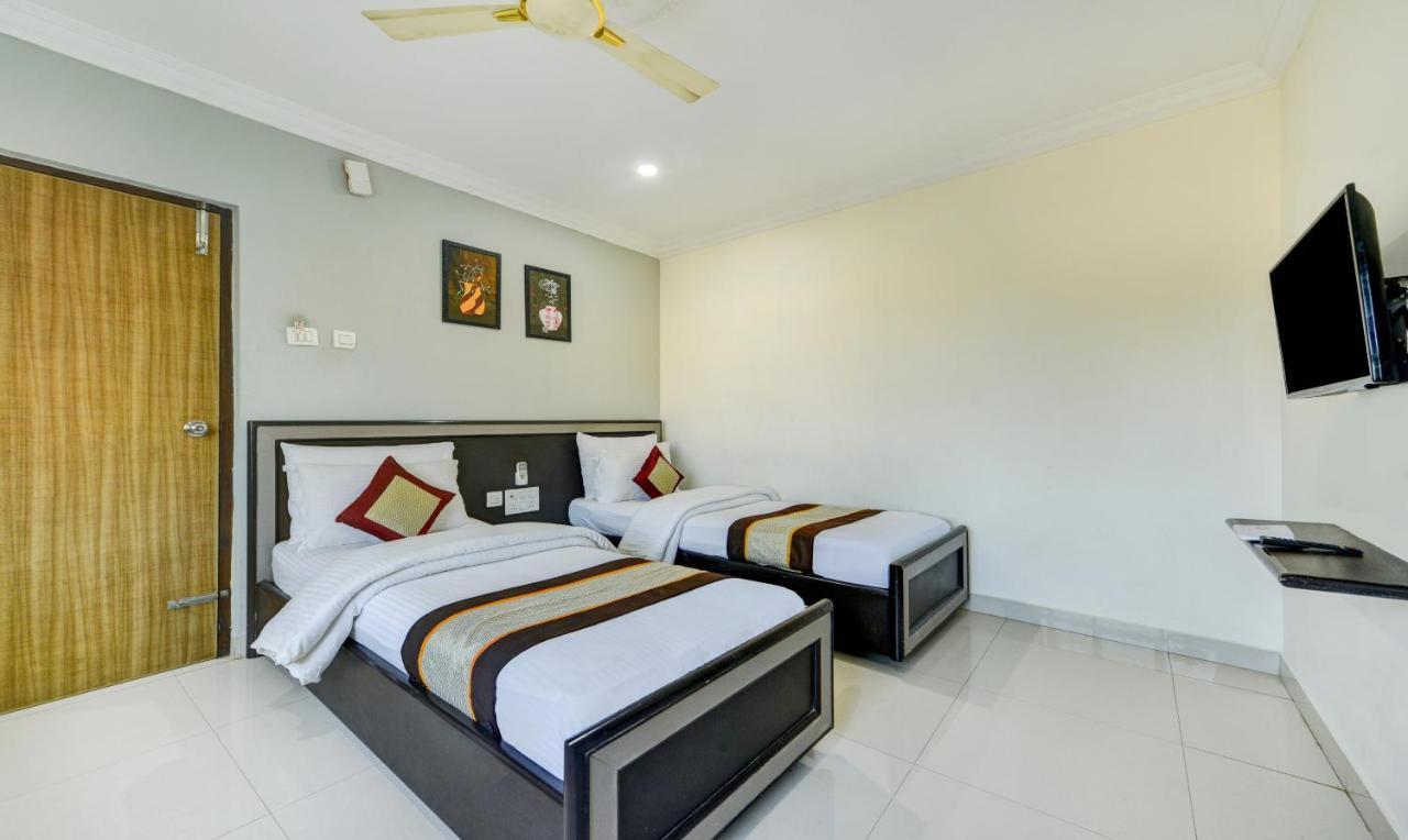 Pleasant Days Hotel 钦奈 外观 照片