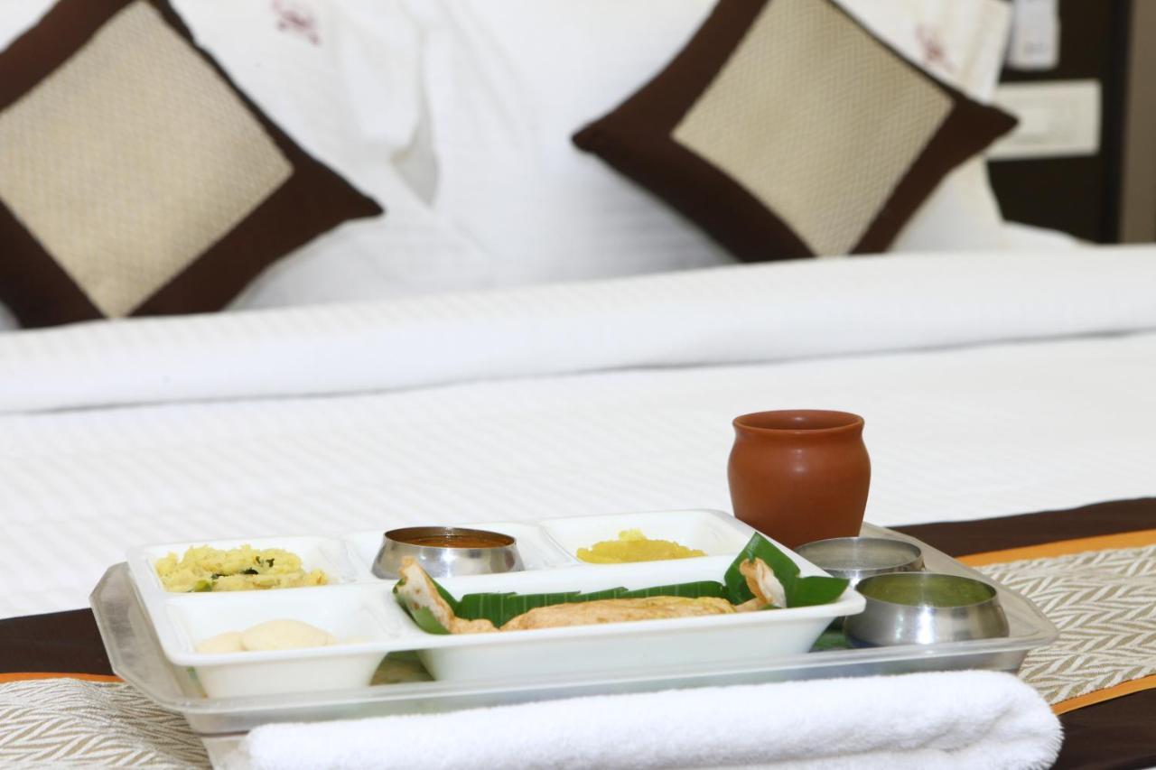 Pleasant Days Hotel 钦奈 外观 照片